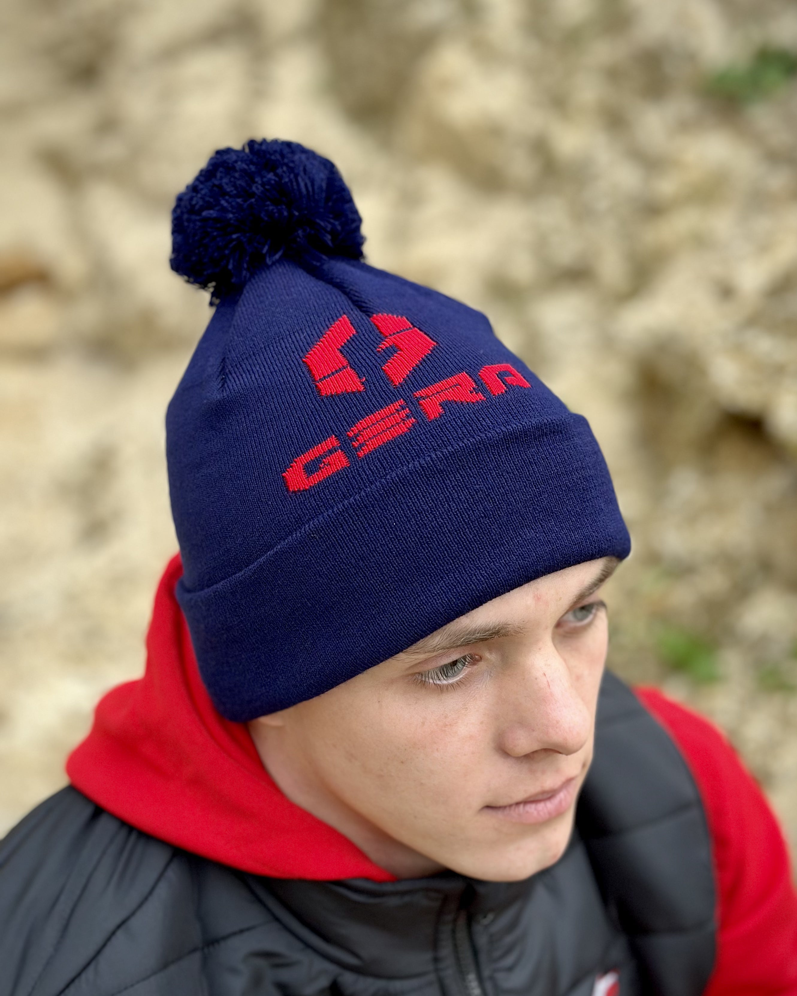 Шапка в'язана з помпоном Gera 1.05.1